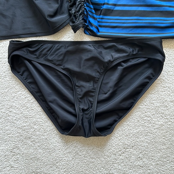 Maternity Beach Bump brand Tankinis - Picture 2 of 9